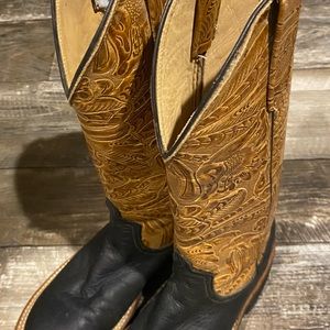 Approximate size 6.5 Anderson Bean Boots In good condition, worn only a few time